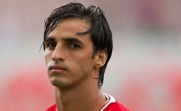 鲁伊斯(哥斯达黎加 英文名:bryan ruiz 生日:1985-8-18 身高:1.