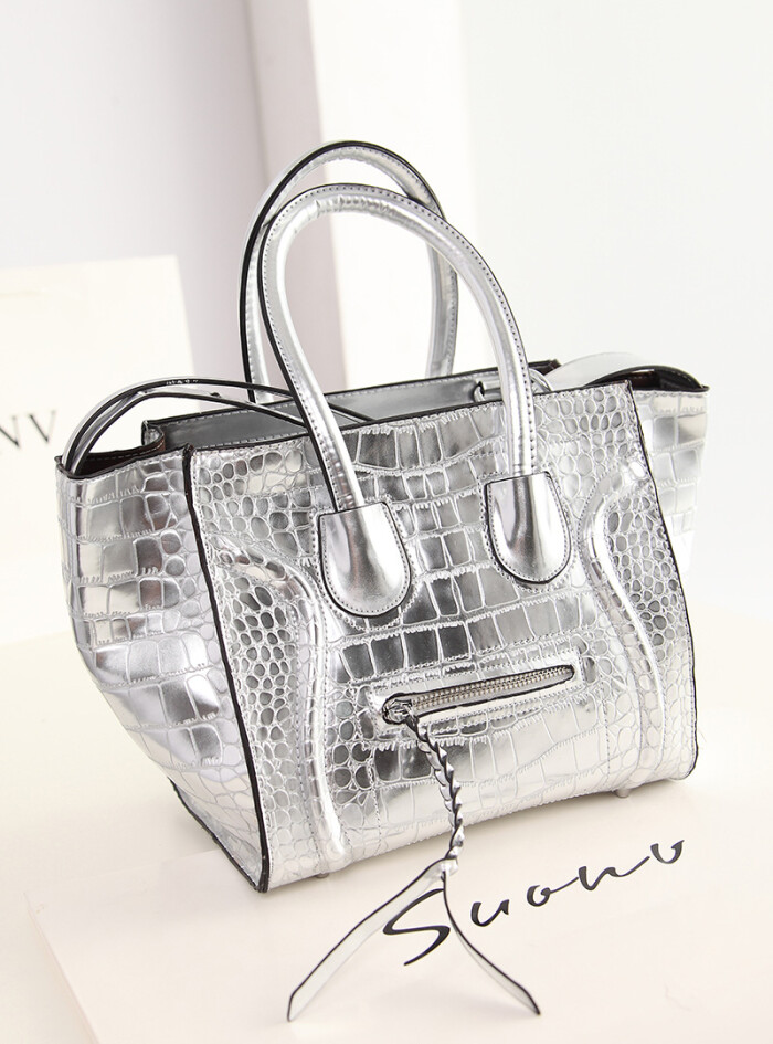 独家定制银色鳄鱼纹囧脸包蝙蝠包笑脸包 气…