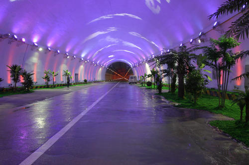 3 终南山公路隧道:秦岭终南山公路隧道国家高速公路包头至茂名线控制