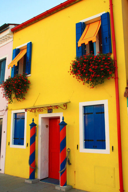 威尼斯彩色岛,五颜六色的房子,像走在童话里.