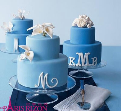 蛋糕的蓝色主打,蓝色的奢华感完全可以hold住白色圣洁装扮,体现出你