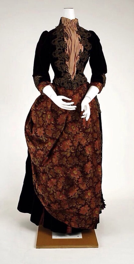 服装|维多利亚时代晚期,1870～1885日常服装.