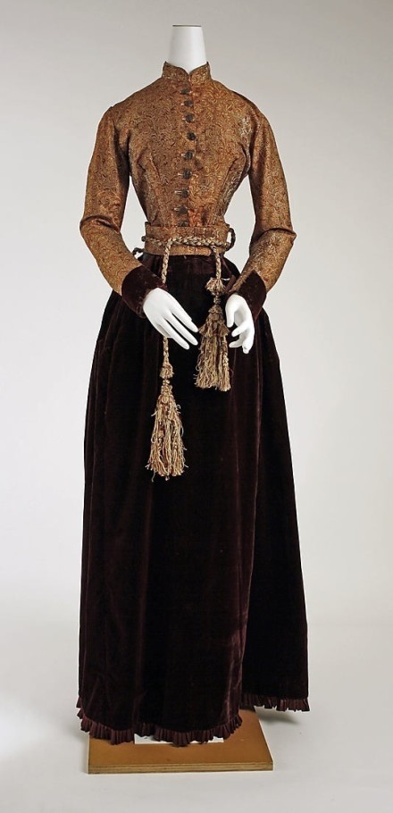 服装|维多利亚时代晚期,1870～1885日常服装.