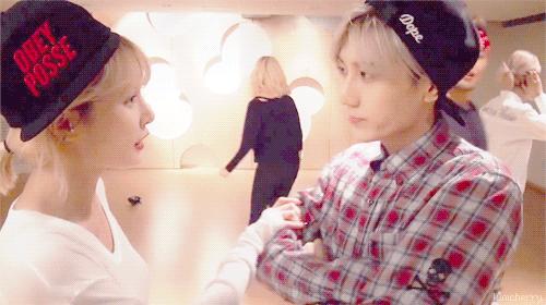 lovemaker,loverboy trouble maker 泫雅 贤胜