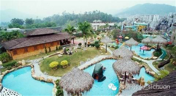 彭州天宝温泉——该酒店占地20余亩,温泉井深2500米,井口出水温度达到