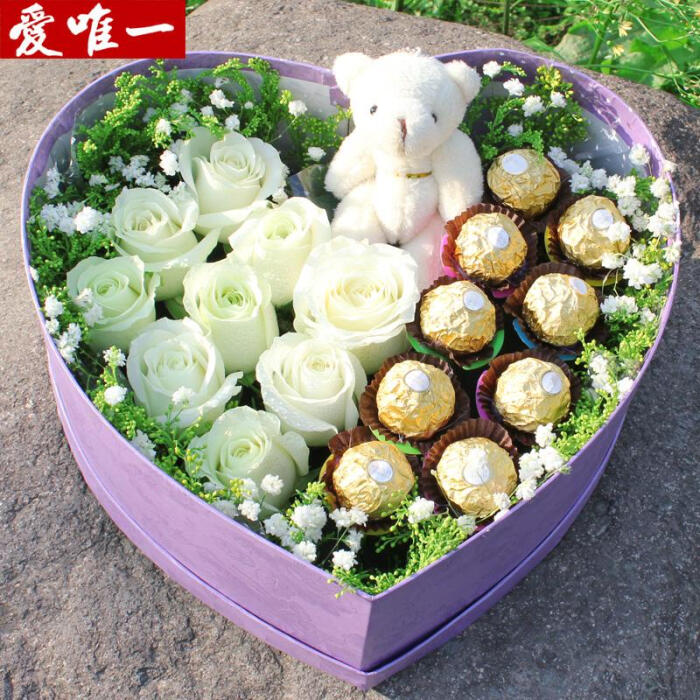 9朵白玫瑰花巧克力济南鲜花速递青岛泰州鲜花