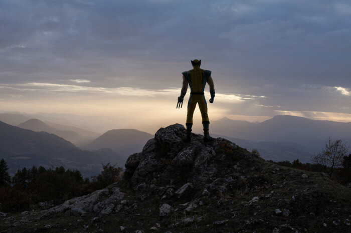 当这个世界不再需要超级英雄,他们的孤寂有…