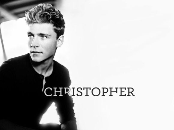 christopher,丹麦流行男歌手,christopher全名叫christopher nissen.