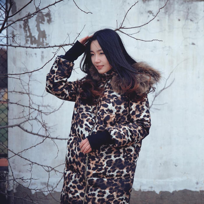 ONLY羽绒服廓形豹纹貉子毛领白鸭绒中长加厚