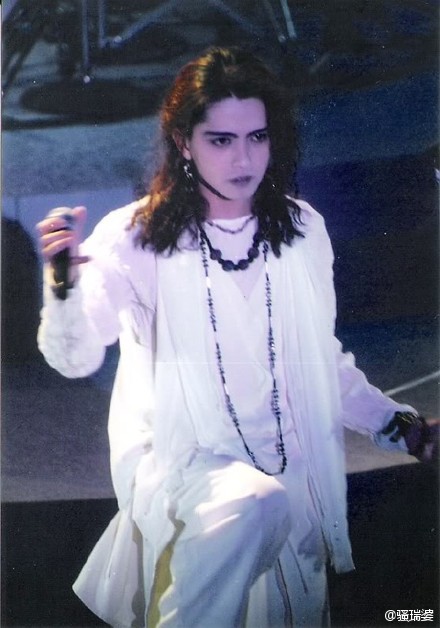 看到豆瓣有人刷hyde年轻时候的照片，这几张…-堆糖，美好生活研究所