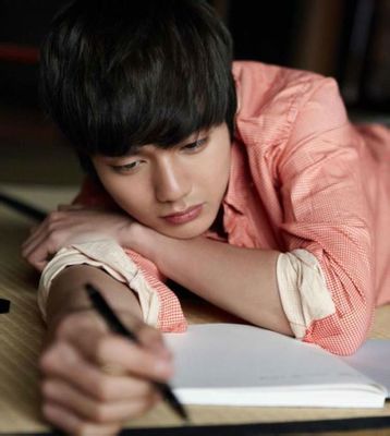 2013年4月15日,俞承豪首本个人写真集《Tra…