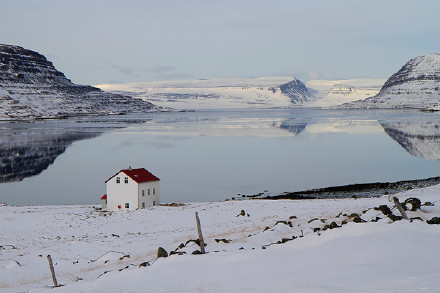 旅行摄影图片# 冰岛最南端的维克小镇,该地以拥有罕见的黑色沙滩著称