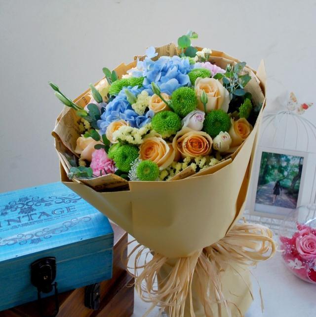 上海圣诞节鲜花速递 清新香槟玫瑰花束 上海生