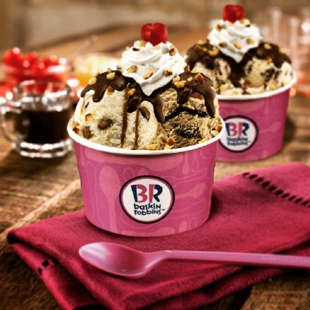 美国最具知名度的冰淇淋品牌之一 baskin-robbins 推出不同款的雪糕.