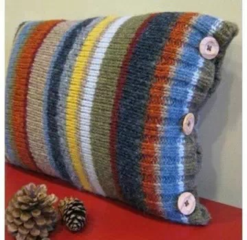 旧毛衣改造成暖暖的抱枕