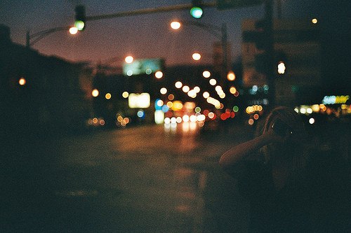 多年以后,突然就明白,暮然回首,在灯火阑珊处的那个人,也许不是别人