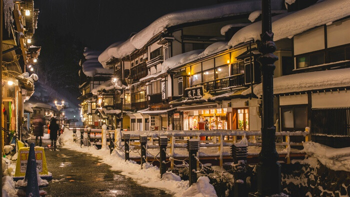 镜头下的日本:山形县尾花泽市,银山温泉.