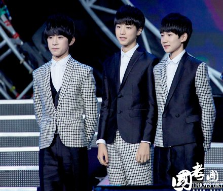 第三届音悦v榜年度盛典# #tfboys三人同行# 今阳光飞舞,柳絮轻扬