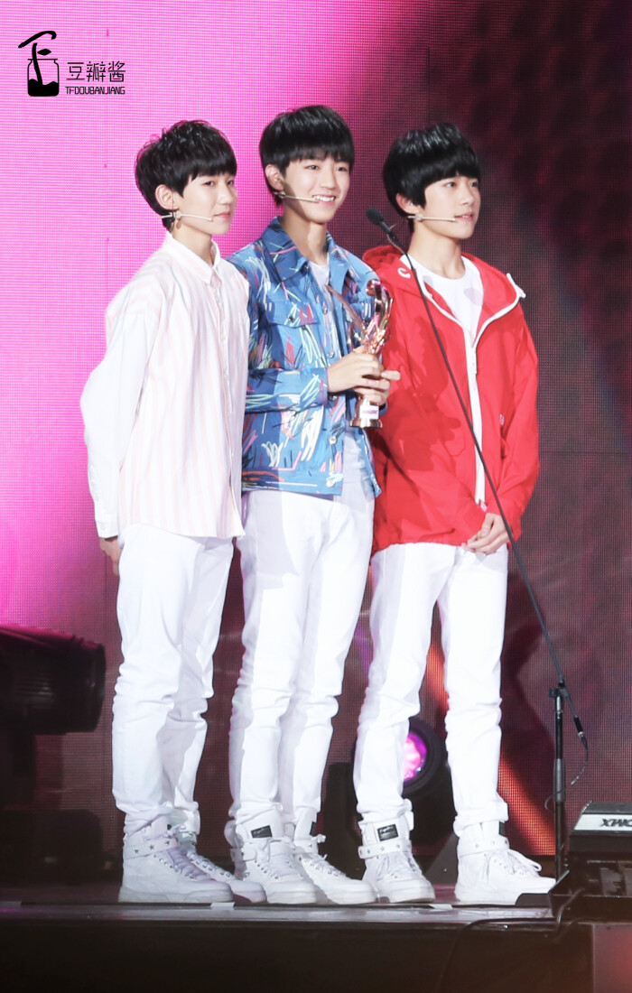 tfboys 2015音乐风云榜年度盛典