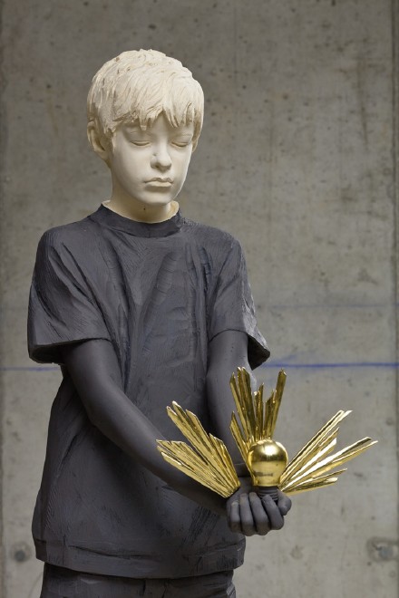 意大利雕塑家willy verginer的完美木雕作品,艺术家通过木雕的手法将