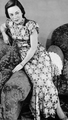 图2 1947年,山口淑子平日也喜欢穿中国旗袍.