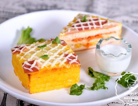 德普烤箱食谱——黄金三明治用料:吐司片,玉米粒,肉松,火腿片,芝士片