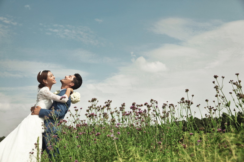 野趣 户外花海浪漫婚纱照 烟台名雅视觉婚纱摄影