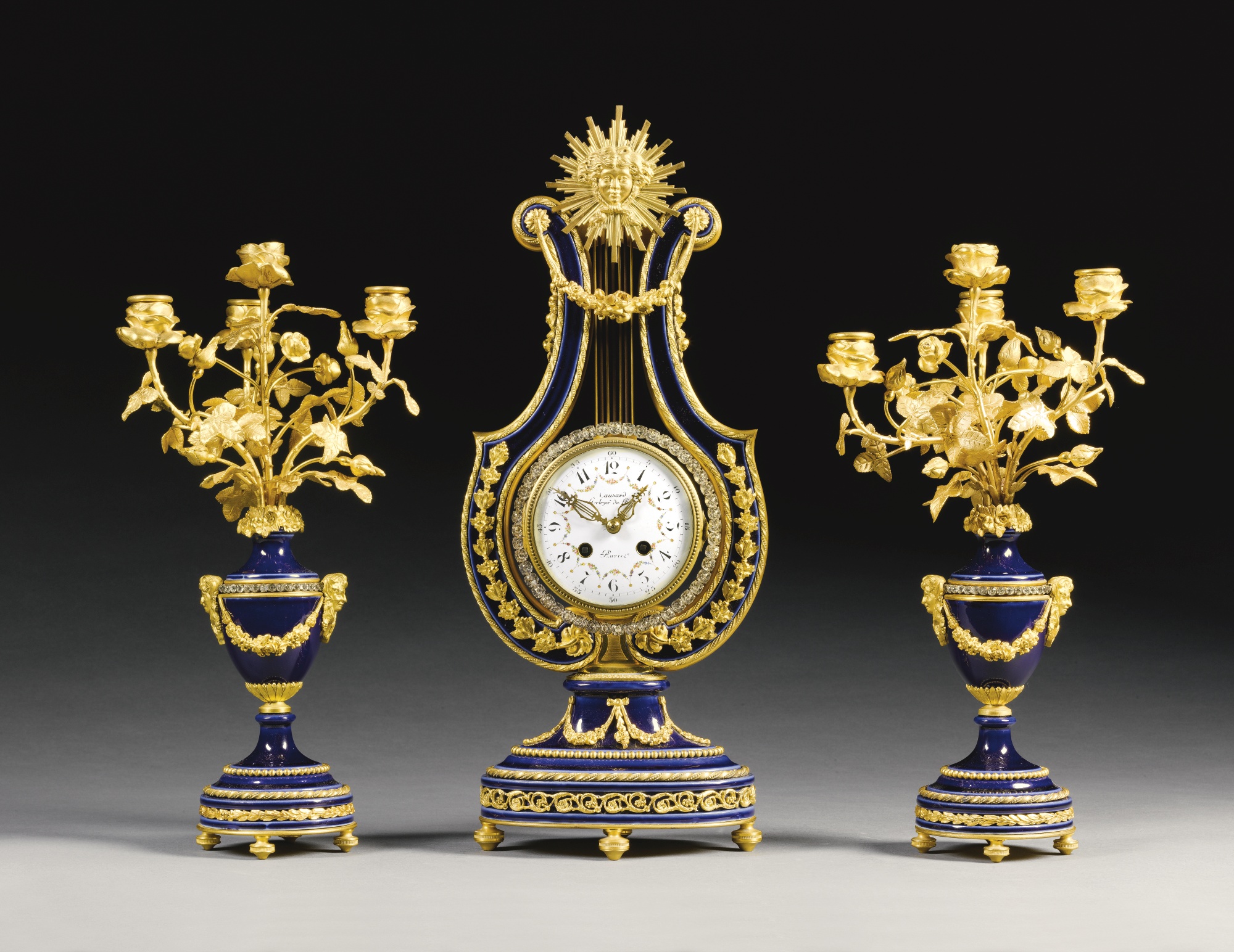 镶铜鎏金钴蓝色塞夫尔风格瓷片装饰摆件连钟一套三件, 巴黎,十九世纪