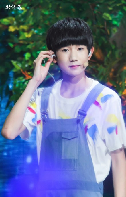 tfboys川湘贺中秋# 你的笑比月饼还要甜,@tfboys-王源 中秋节快乐!