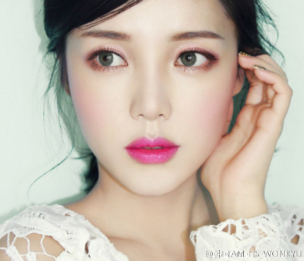 韩国新娘妆容# #韩国妆容#【秋季妆容分享】暖色系的眼影,可用腮红的