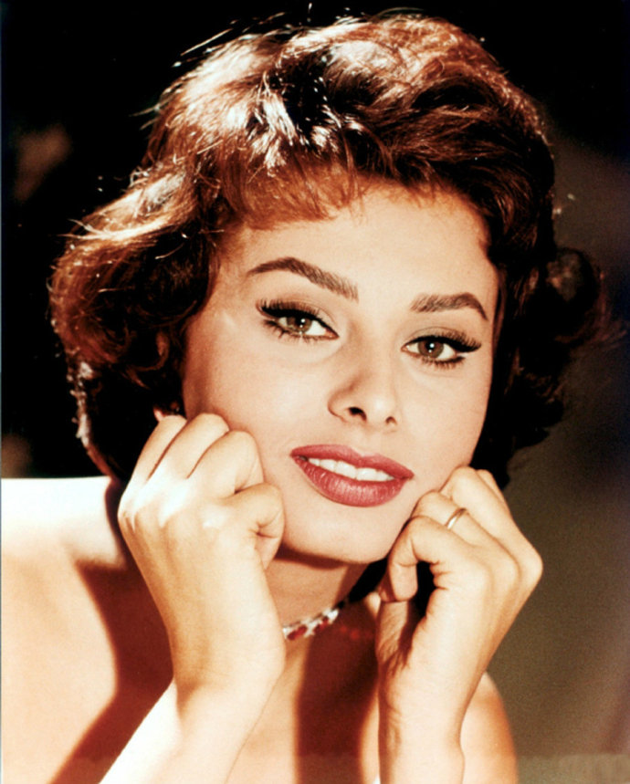 【索菲亚·罗兰(sophia loren)】,1934年9月20日]出生于意大利罗马.