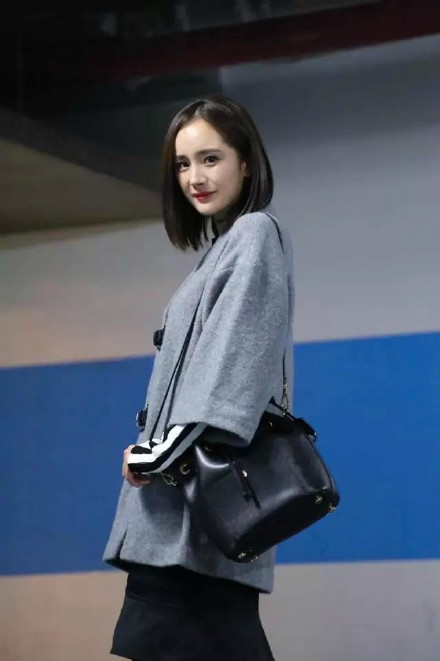 现代装 秋冬季 短发 干练 高挑 气质 演员 女 杨幂