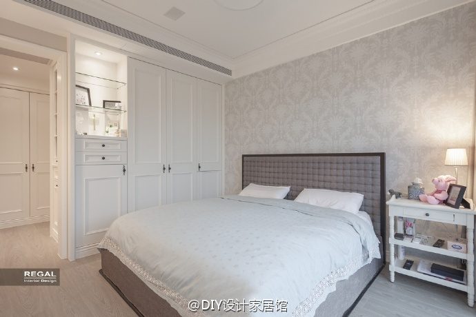 【美式古典风格3居室】白色系作为调色空间,搭配木色地板及浅色家具