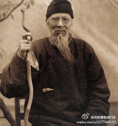 齐白石27岁那年正式从师,从此,他数十年如一日,几乎没有一天不画画.