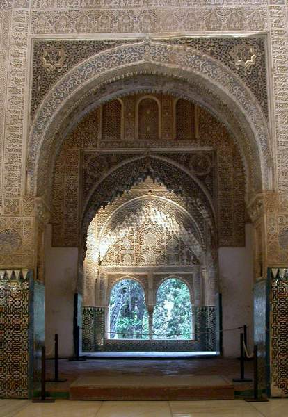 阿尔汉布拉宫(alhambra palace),西班牙的著名故宫,为中世纪摩尔人在