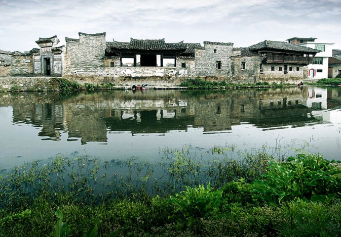 江西广昌驿前镇姚西村.临河而建的建筑.