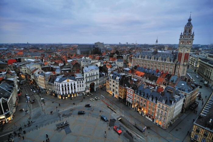 里尔(lille 法国弗朗德勒(flandre)的首府,北部最大城市.