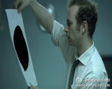 【3分钟心理短片】戛纳获奖短片《黑洞》,三分钟向你展现人性黑洞