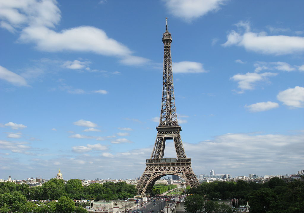 【埃菲尔铁塔 英文名称:eiffel tower 法文名称:la tour eiffel 别称