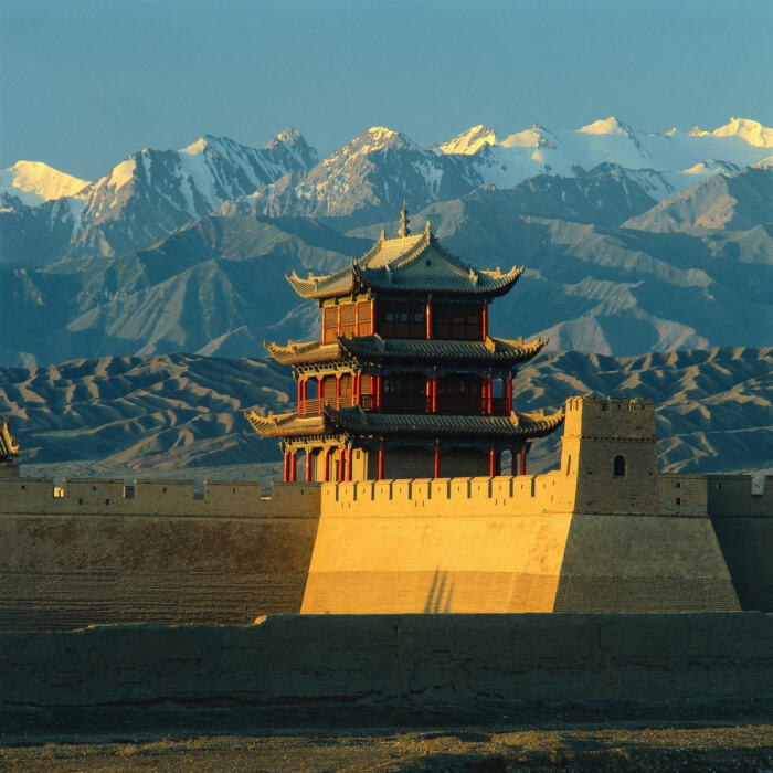 嘉峪关:大漠,雪山,古战场,每个男人都应该有一个边塞梦.