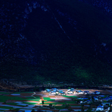 香格里拉,2011年4月下旬的一天,我守候在云南省中甸县汤堆村附近的