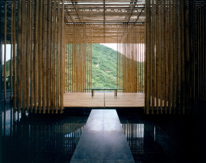 北京长城的竹屋,竹林深处,曲径通幽.来自日本建筑大师隈研吾