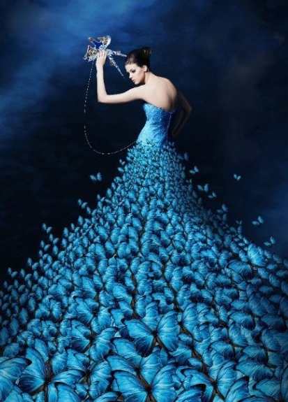 蓝色蝴蝶堆积的裙摆 梦幻感