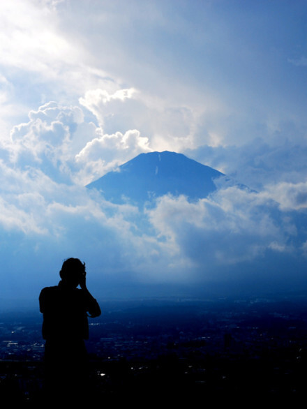 遥远的山峰