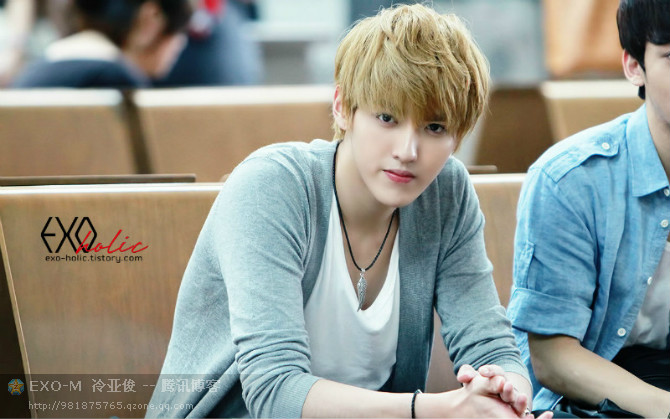 kris exo-m