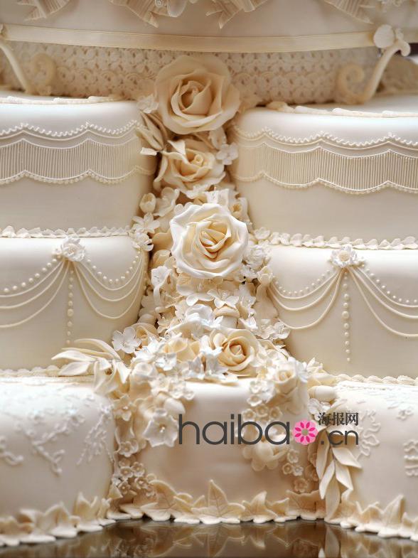 按照新娘凯特·米德尔顿 (kate middleton) 的要求,在婚礼蛋糕的上面.