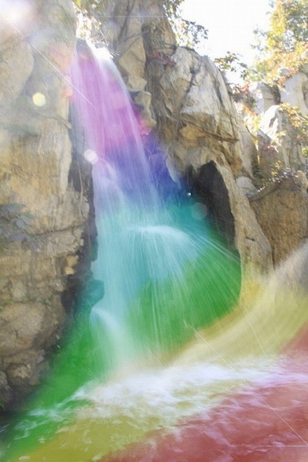 彩虹瀑布,美得无法用语言诠释.