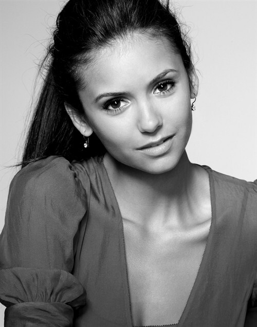 杜波夫(nina dobrev)饰 艾琳娜·吉尔伯特(elena gilbert) & 凯瑟琳