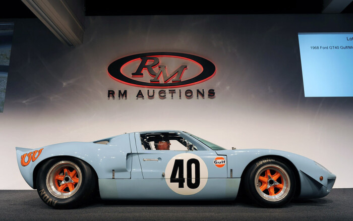 1968款 福特 gt40 gulf/mirage 以1100万美元的创纪录价格成交