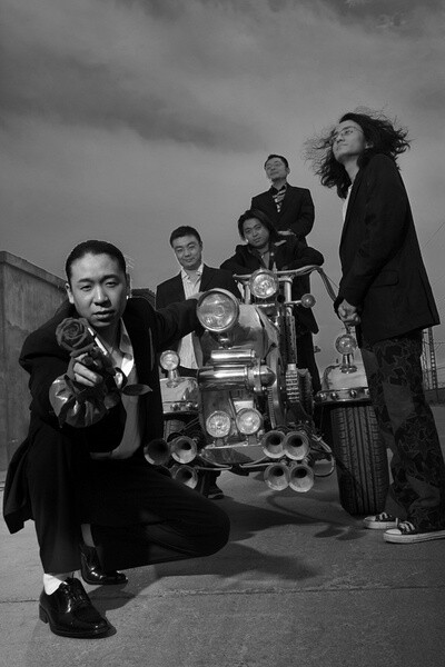 二手玫瑰一种劲儿的极致应该就是你们了吧?尤其在这个地界上.